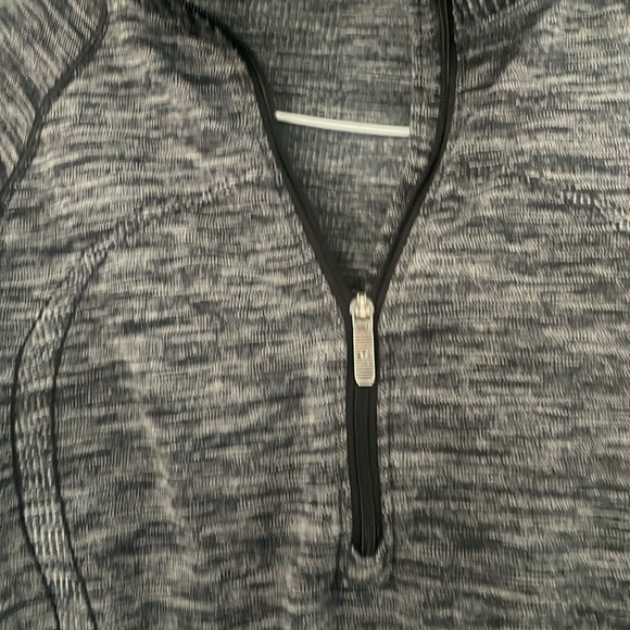 Lululemon half zip - Picture 3 of 8